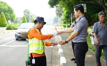 Berbagi Berkah Ramadan, Imigrasi Soekarno-Hatta Bagikan Takjil Gratis