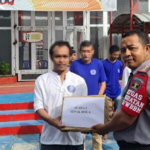 Lapas Banjarbaru Bagikan Hadiah bagi Pemenang Pertandingan Olahraga HBP Ke-60