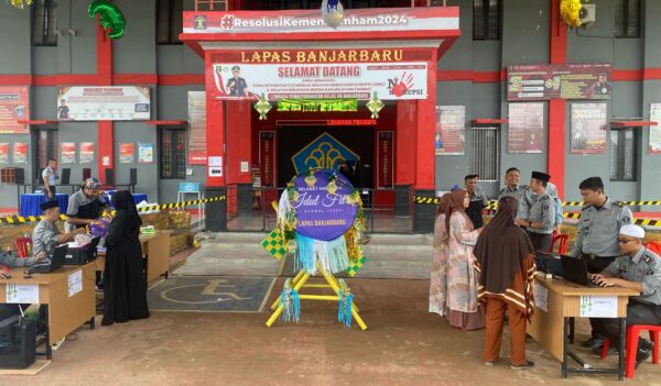 Ribuan Pengunjung Memadati Layanan Lapas Banjarbaru Pada Hari Pertama Lebaran 2024