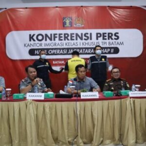 Penangkapan Warga Negara Singapura yang Diduga Melakukan Tindak Pidana Keimigrasian di Kota Batam
