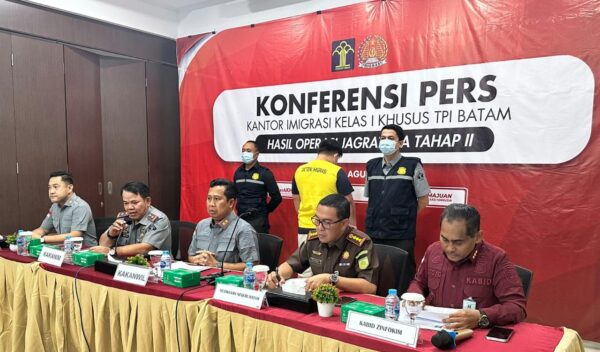 Pengamanan 2 Warga Negara Filipina yang Masuk Daftar Pencarian Orang