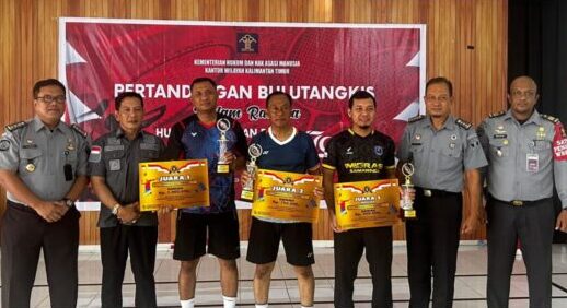 Lapas Samarinda Pimpinan Kalapas Hudi Ismono Raih Juara 1 Turnamen Bulu Tangkis