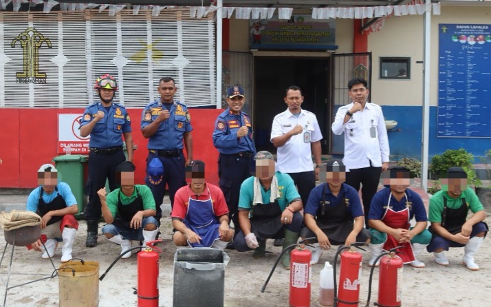 Gandeng DPKP Kota Palangka Raya, Lapas Palangka Raya Gelar Simulasi Mitigasi Kebakaran Bagi WBP