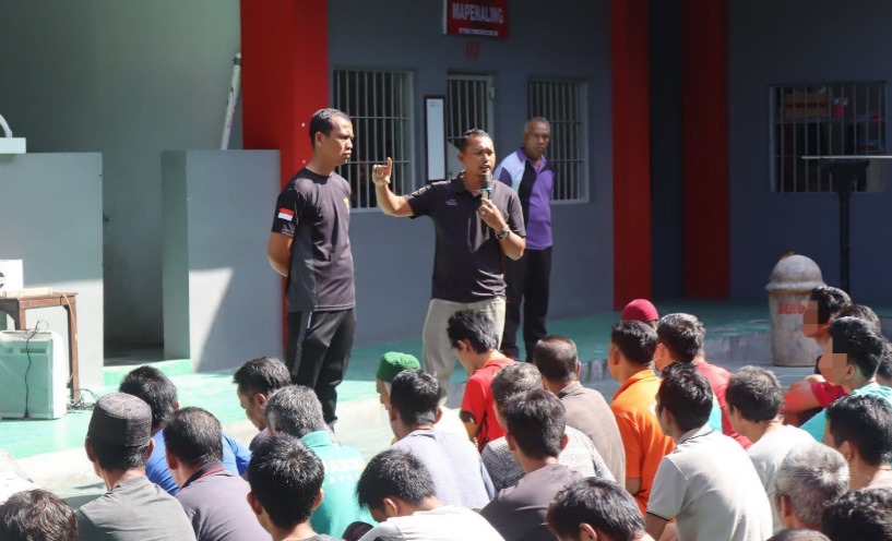 Pastikan WBP Memahami Hak dan Kewajibannya, Ka. KPLP Berkolaborasi dengan Kasi Binadik Berikan Arahan