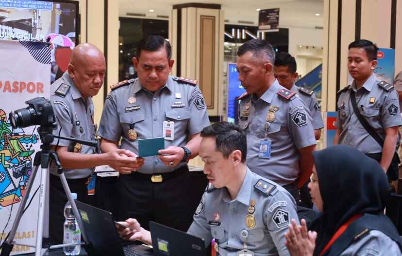 Kanimsus makassar hadirkan layanan pada Makassar Business And Travel Fair