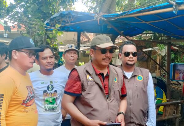 Calon Bupati Sukabumi H. Asep Japar Sambangi Warga Dapil 1 Kampung Badak Putih Raya