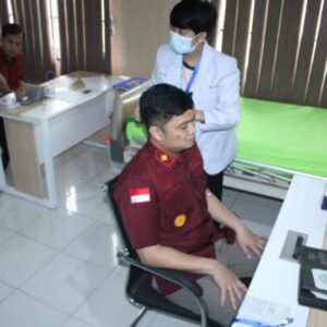 Jaga Kondisi Kesehatan Tetap Prima, Pegawai Imigrasi Belawan Ikuti Pemeriksaan Kesehatan