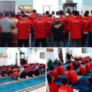 Kalapas Hudi Ismono Pimpin Shalat Taubat dan Dzikir WBP Rehab