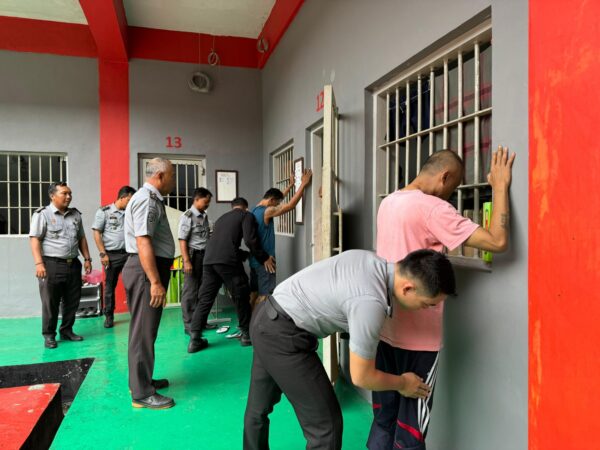 Lapas Palangka Raya Gelar Razia Insidentil Cegah Gangguan Keamanan dan Ketertiban