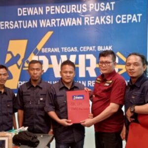 Resmi, PWRC Kabupaten Sukabumi Terima SK dari Ketua Umum Kornelius Wau