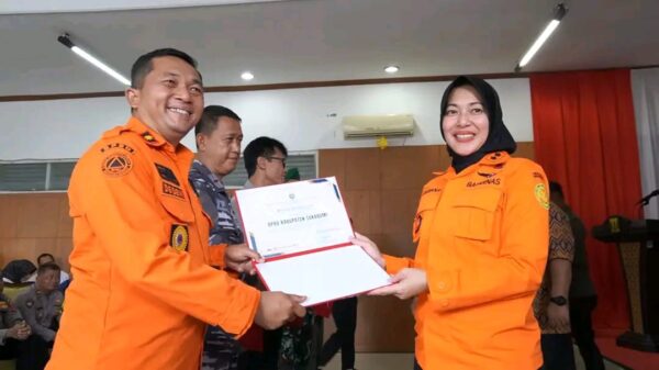 Unsur SAR Gabungan Kabupaten Sukabumi Dapat Penghargaan dari Basarnas