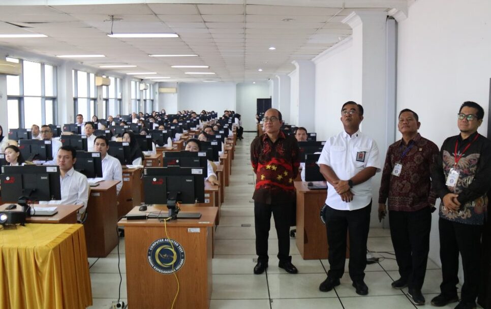 Pastikan Berjalan Sesuai SOP, Kakanwil Sumut Agung Krisna Pantau Jalannya CAT Seleksi Pengangkatan Calon Notaris Tahun 2024