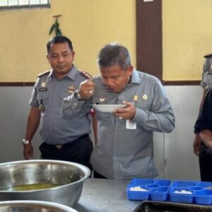Kunjungi Lapas Banjarbaru, Dirwatkeshab Cicipi Masakan Dapur Sehat Labaru