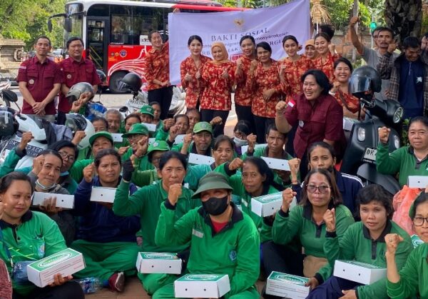 Imigrasi Denpasar Bagikan Makanan Bergizi, Dukung Kesejahteraan Pekerja dan Anak Penderita Kanker