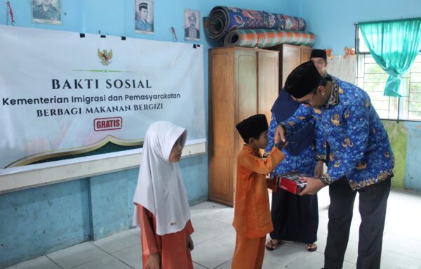Imigrasi Tanjung Balai Karimun Gelar Baksos untuk Generasi Sehat
