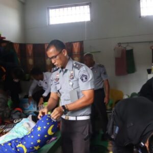 Jajaran Pengamanan Lapas Palangka Raya Giatkan Razia Kamar Hunian