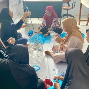 Kakanwil Kemenkumham Sulsel Apresiasi, WBP Rutan Sinjai Dilatih Membuat Bosara Adat Bugis