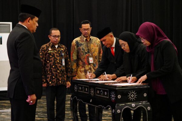 Kakanwil Kemenkumham Sulsel Lantik PPNS dan Notaris Pengganti