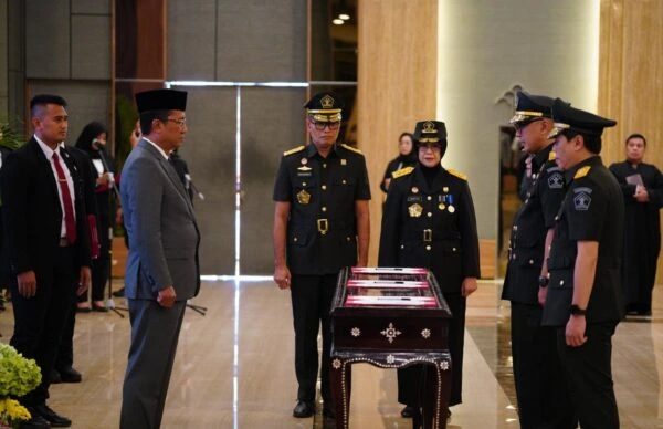 Kakanwil dan Kadivyankum Sulsel Resmi Dilantik Sebagai Pejabat di Kementerian Hukum