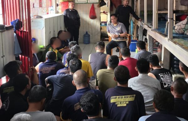 Kalapas Samarinda Hudi Ismono Melalui Ka. KPLP Door to Door Sapa Warga Binaan