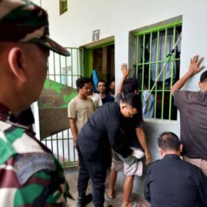 Komitmen Bebas Halinar, Lapas Lombok Barat Gelar Razia dan Tes Urine Warga Binaan