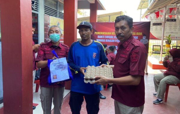 Lapas Bulukumba Salurkan Bansos Bagi Keluarga Warga Binaan dan Warga Sekitar