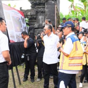 Menteri Dody Dampingi Menko AHY Tinjau Inpres Jalan Daerah TA 2023 di Bali