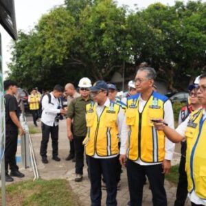 Pelaksanaan Program Swasembada Pangan, Menteri Dody Tinjau  Rehabilitasi DI Mrican di Nganjuk