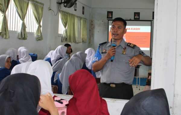 Pimpasa Imigrasi Belawan Berikan Edukasi Tentang Bahaya TPPO dan TPPM Kepada Siswa Sekolah