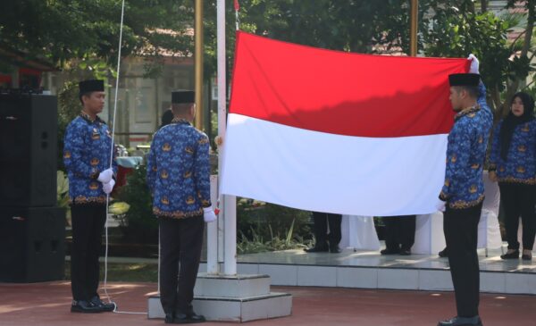 Teladani Semangat Pahlawan, Insan Pengayoman Kemenkumham Sumsel Ikuti Upacara Bendera