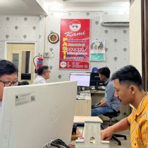 Imigrasi Padang Permudah Paspor Calon Jamaah Haji 2025