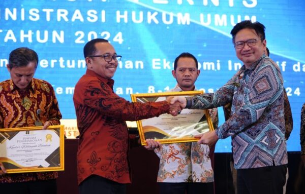 Kanwil Kemenkumham Sulsel Raih Penghargaan IKPA dan Publikasi Layanan AHU Terbaik