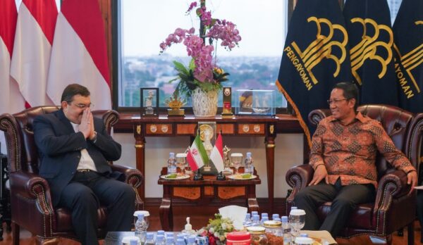 Menkum RI Bahas Pemindahan Narapidana WN Iran dengan Dubes Iran