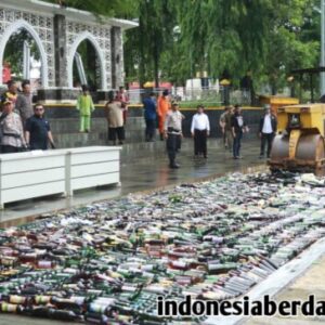 Polres Sukabumi Musnahkan Ribuan Botol Miras Jelang Natal dan Tahun Baru