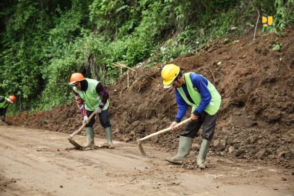 Wamen Diana Targetkan Penanganan Darurat Banjir Sukabumi Rampung 2 Minggu