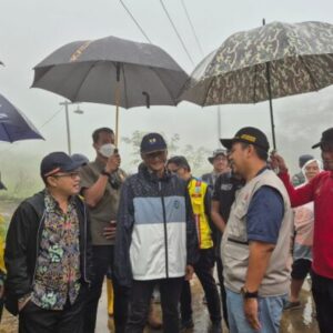 Menteri PU Tinjau Langsung Penanganan Bencana Longsor dan Banjir di Pekalongan