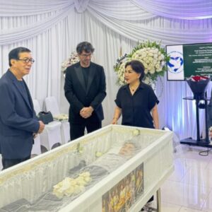 Para Pejabat Sambangi Rumah Duka , Kakanwil Kemenkum Sumsel Sampaikan Terimakasih atas Ungkapan Belasungkawa