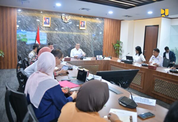 dukung-swasembada-pangan-wamen-pu-usulkan-insentif-bagi-petani-dan-daerah