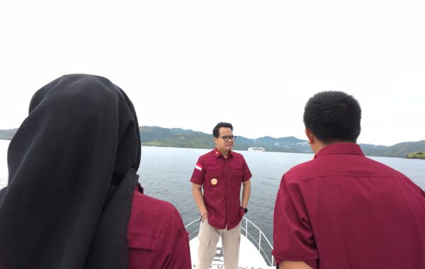 ribuan-wisatawan-kapal-pesiar-kunjungi-tn-komodo-imigrasi-pastikan-proses-lancar