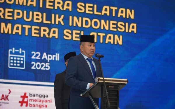 Kepala Kemenkum Sumsel Agato P. P. Simamora memberikan sambutan dalam pelantikan notaris di Palembang