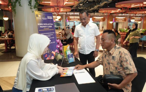 Stan Mobile Intellectual Property Clinic Kemenkumham Sumsel di Palembang Trade Center