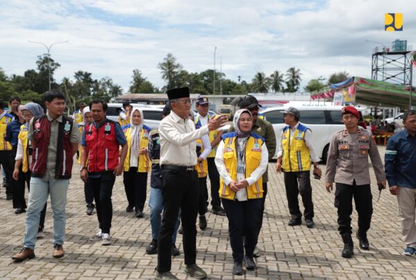 Menteri PU Dody Hanggodo meninjau Rest Area dan Pelabuhan Bakauheni untuk memastikan kelancaran arus balik Lebaran 2025.