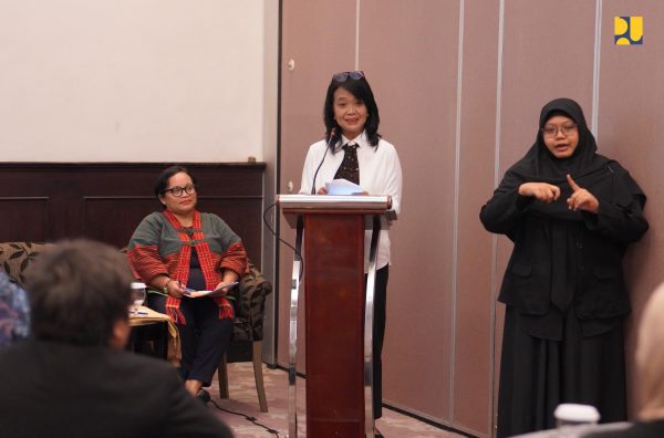 Wamen PU Diana Kusumastuti membuka acara diseminasi GESIT-KIAT di Jakarta