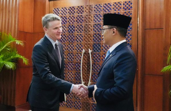 Menlu RI Sugiono dan Dubes Australia Roderick Brazier dalam pertemuan bilateral di Jakarta