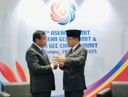 Menlu RI dan Kamboja Sepakat Perangi Online Scam, Bahas Jalur Baru AirAsia ke Bali