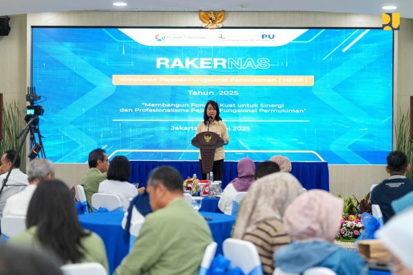 Wamen Diana Kusumastuti memberikan sambutan dalam Rakernas HPFP 2025