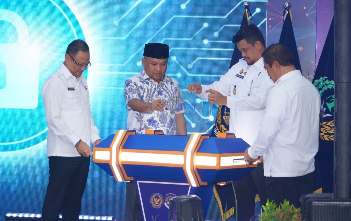 Menteri Imipas Agus Andrianto meresmikan 30 autogate di Bandara Kualanamu
