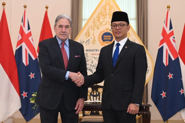 Menteri Luar Negeri Indonesia dan Selandia Baru dalam JMC ke-12