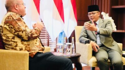 Menteri Luar Negeri RI Sugiono dan Dubes Irlandia Pádraig Francis berdiskusi soal kerja sama pendidikan