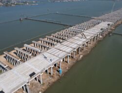 Proyek Tol Semarang-Demak Capai 44 Persen, Terintegrasi Tanggul Laut Atasi Rob